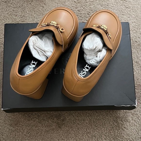 Versace Logo Leather Brown Platform Pumps Size 40/10 - Picture 16 of 17